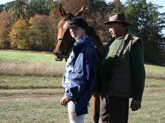 Ujistit se, zda jsou oba v pořádku přišel i majitel koně p. Čech.