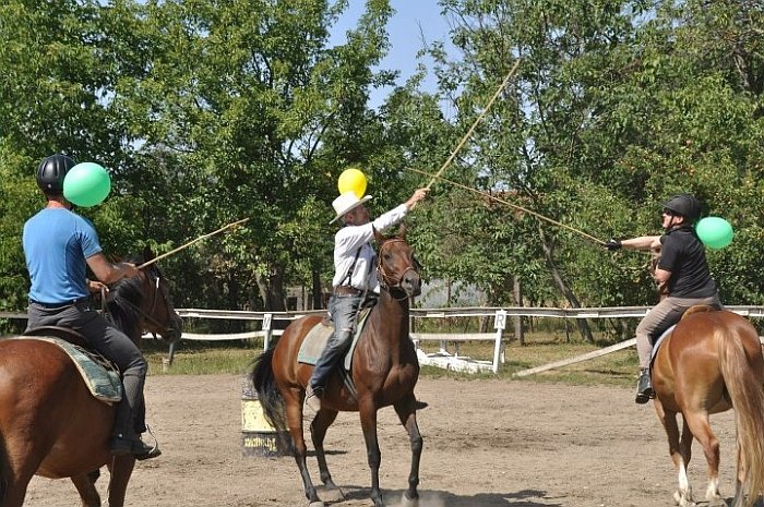 MUDr. Karol Hollý MUDr. Karol Hollý