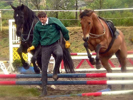 Václav Vydra v ukázce se svými koníky