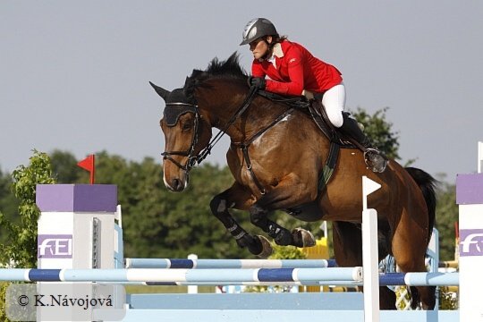 Zuzana Zelinková s Quitem zajela první kolo VC bez chyby - ve finále pak s jednou chybou skončila na 3.místě - bodů si však připočetla pouhý 1 bod, neboť pohárového koně si zvolila Winstona-G Zuzana Zelinková s Quitem zajela první kolo VC bez chyby - ve finále pak s jednou chybou skončila na 3.místě - bodů si však připočetla pouhý 1 bod, neboť pohárového koně si zvolila Winstona-G