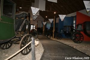 Ve Ctěnicích je sbírka 19 kočárů