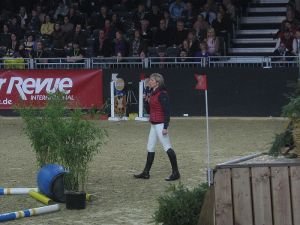 Ingrid Klimke vede ukázkovou skokovou hodinu na Equitaně 2011