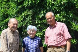 Vlevo pan Josef Knejp