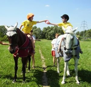 Koně naučili děti mezi sebou komunikovat