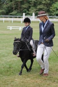 Lead Rein pohár třída SHP